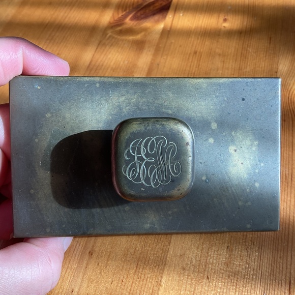 ANTIQUE BRASS ROCKER BLOTTER VICTORIAN MONOGRAM INK BLOTTER - Picture 12 of 12